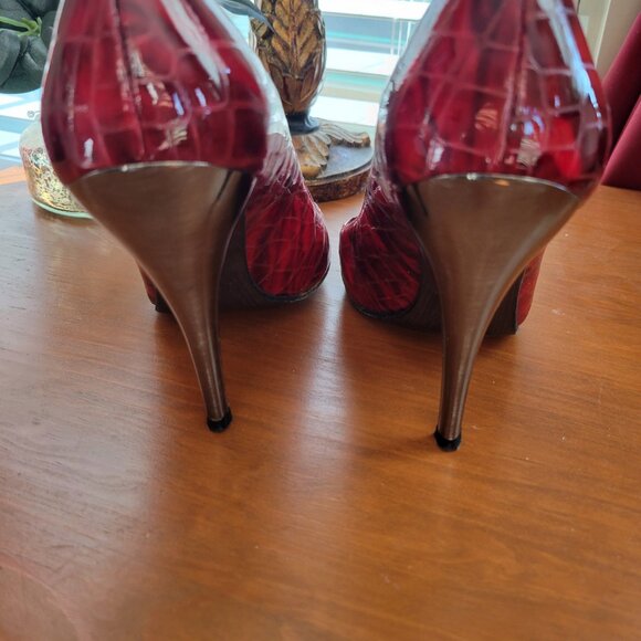 Stuart Weitzman - Picture 6 of 8